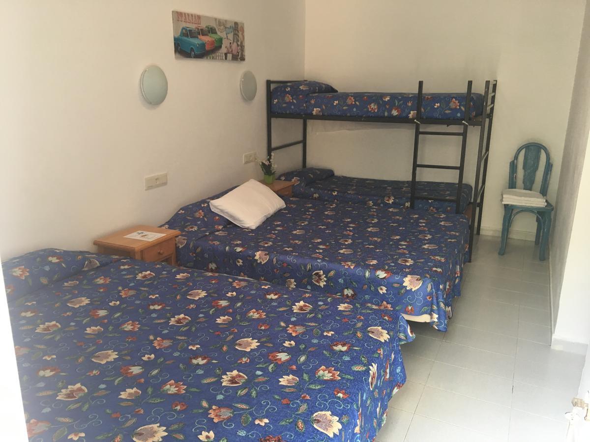 Hostal Univers กาเลญา ภายนอก รูปภาพ