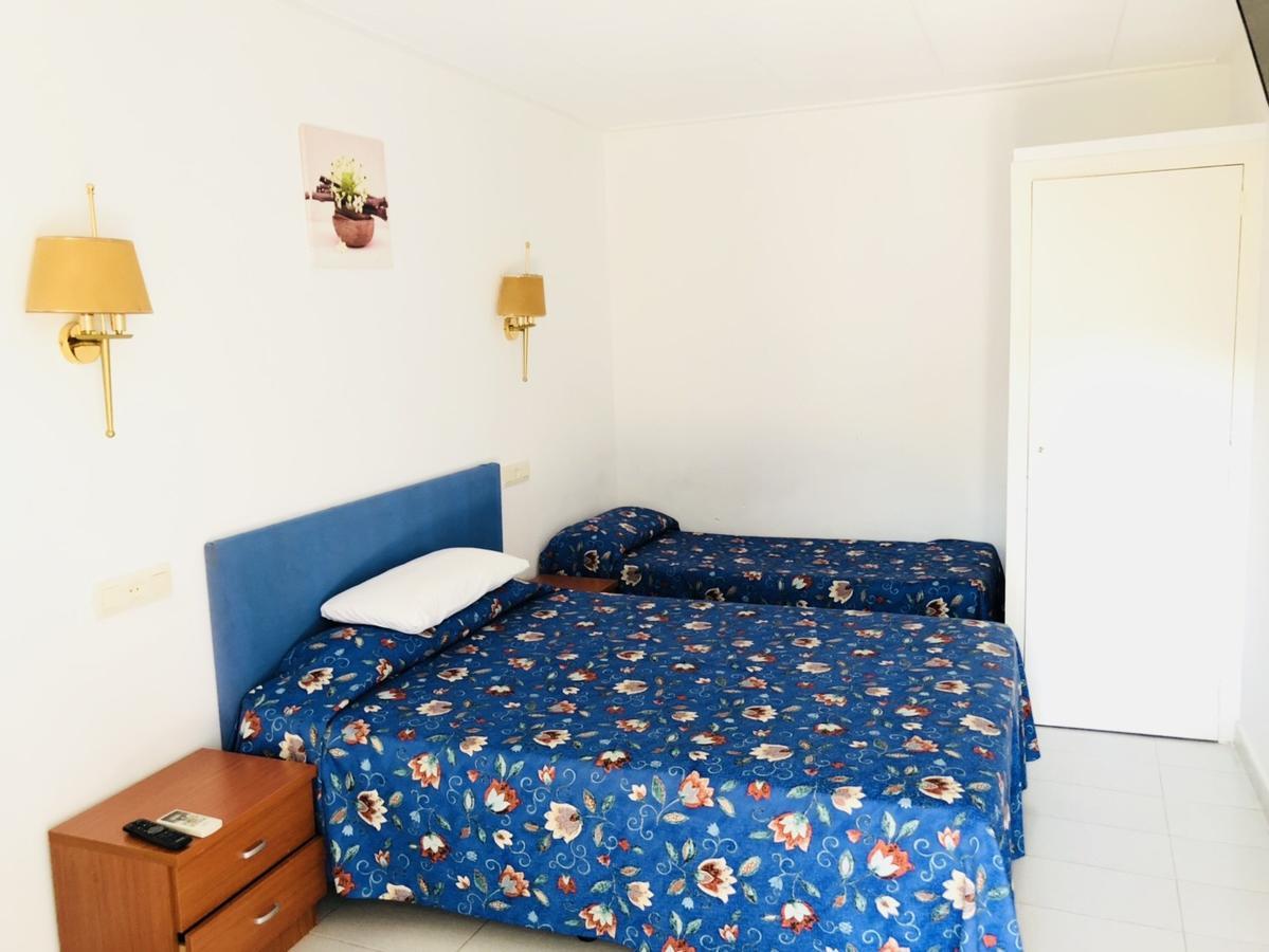 Hostal Univers กาเลญา ภายนอก รูปภาพ